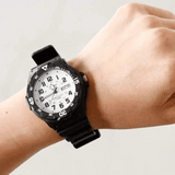 Casio • MRW200H-7BV • Analogique